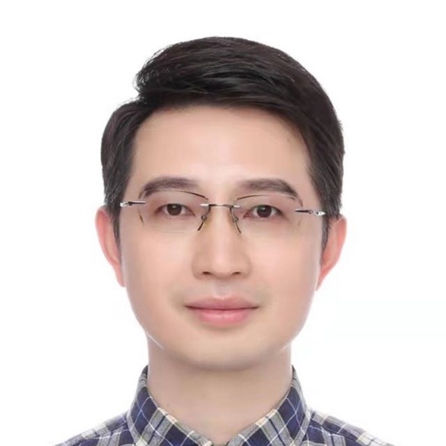 黄健